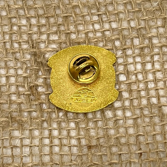 USS Springfield SSN 761 Pin Lapel Tie Tack US Navy United For Freedom Submarine - Picture 2 of 5